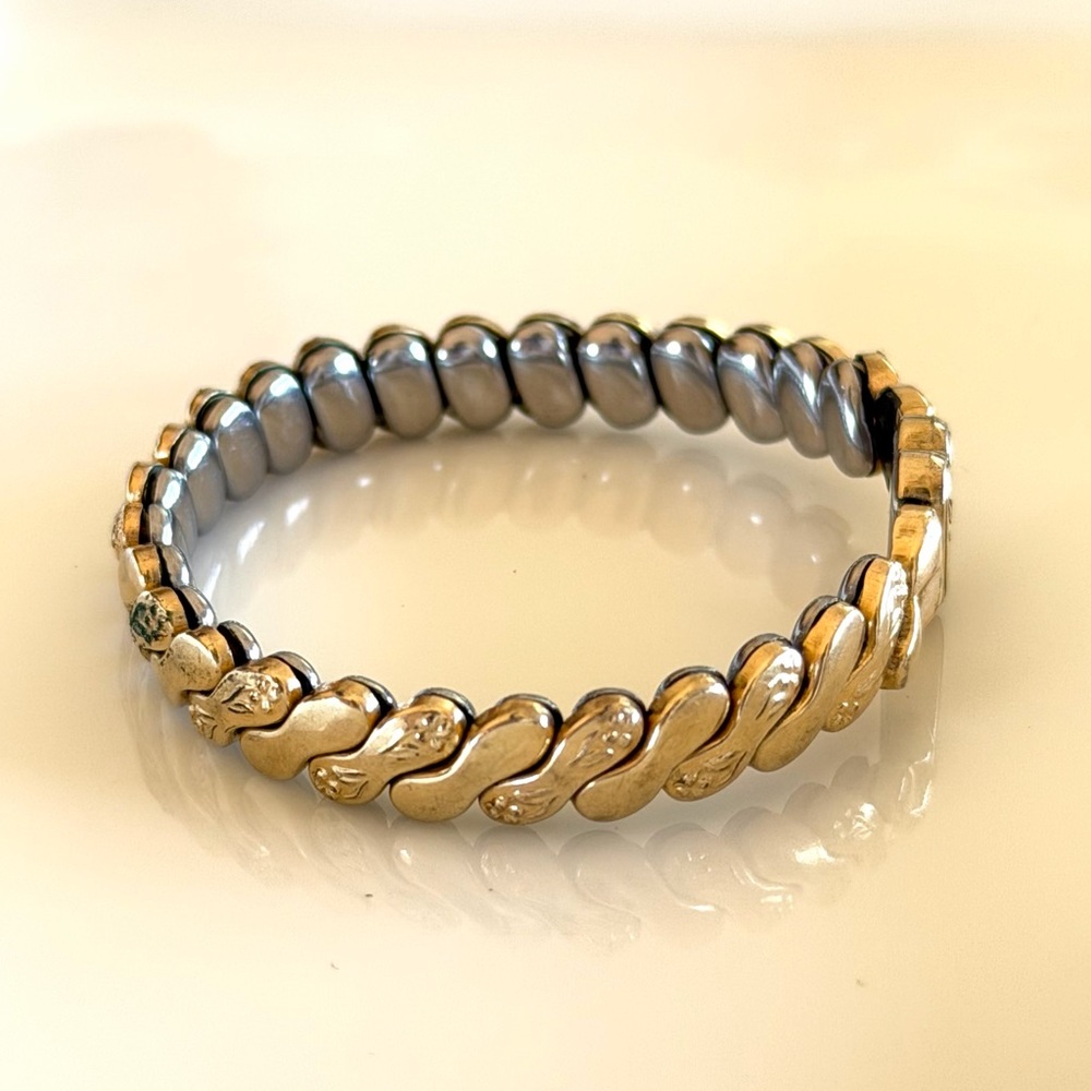 WWII Sweetheart Gold Filled Expansion Bracelet – Foster 12K GF, Petite Fit 4-5” - Picture 5 of 16